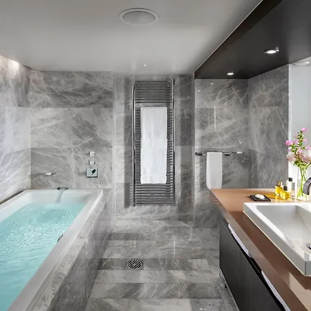 Mandarin Oriental,